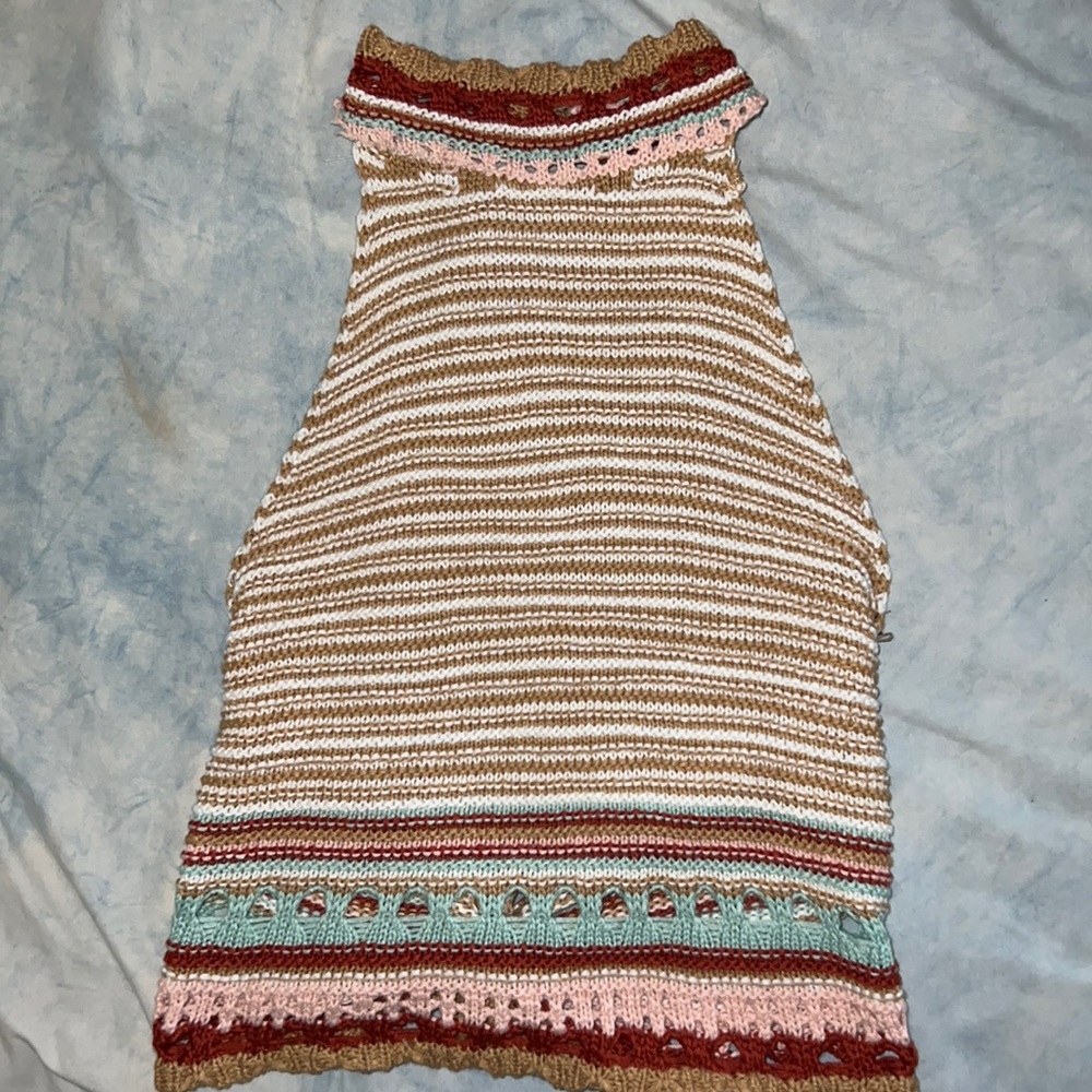 Crotchet halter crop top - Picture 1 of 3